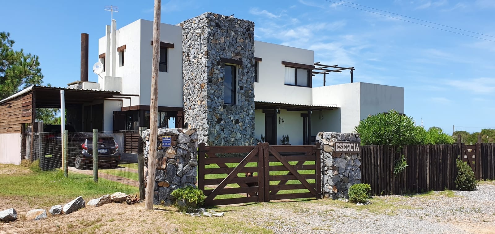ARENAS DE JOSE IGNACIO, FRENTE A LA PLAYA 1852 M2 , 5 HABITACIONES, PISCINA, BAR, CASA DE HUESPEDES.