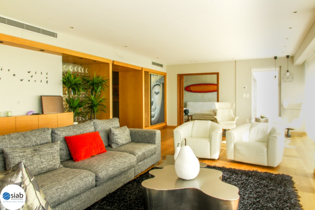 DE REVISTA, 4 DORM Y SERV. COCINA AMERICANA ZONA  GOLF